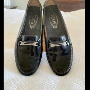 Tod’s Gommino driving shoes black patent with rhinestones size EU 37.5 US 7